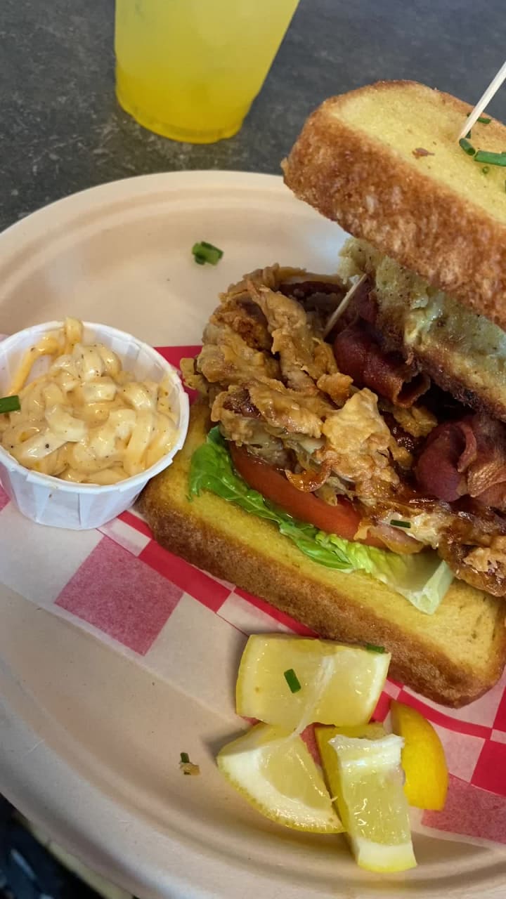 Video review of The Local Oyster