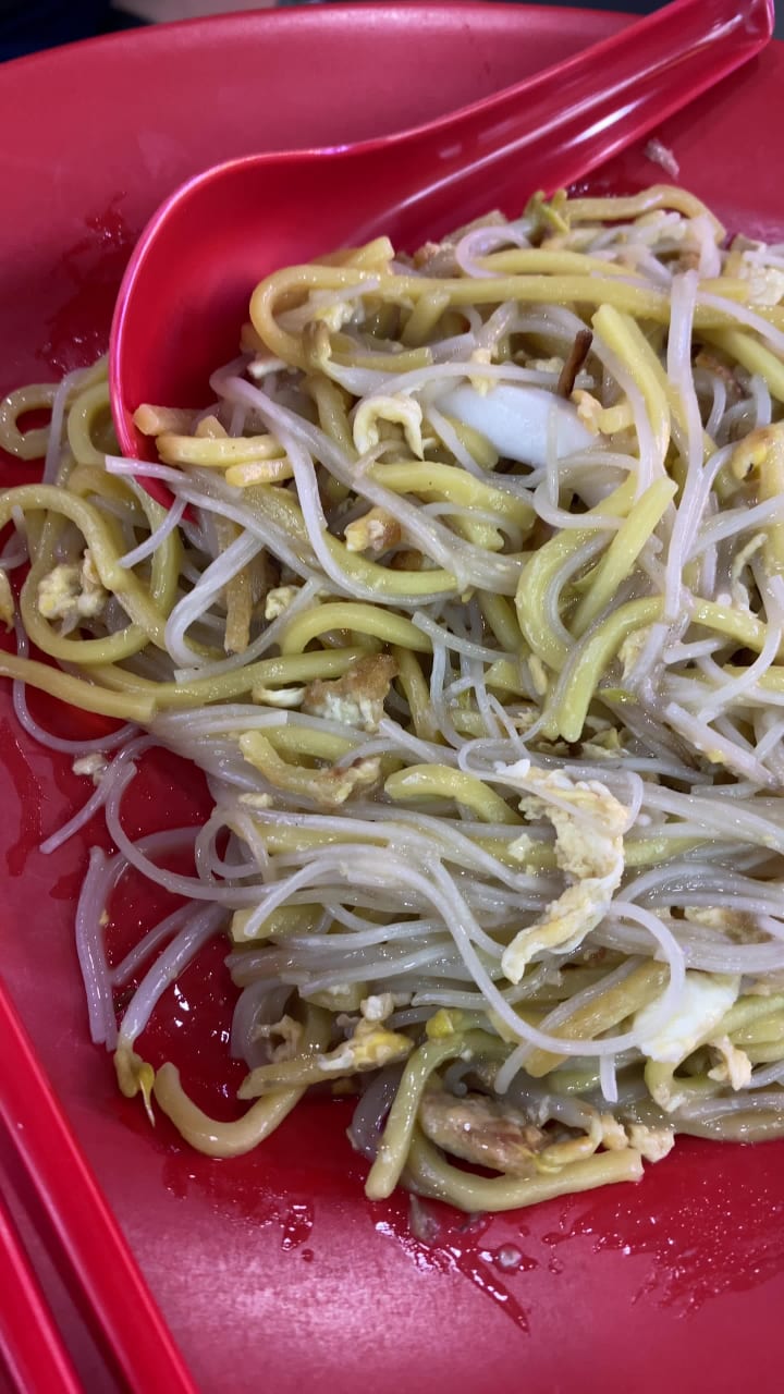 Video review of Chomp Chomp Food Centre