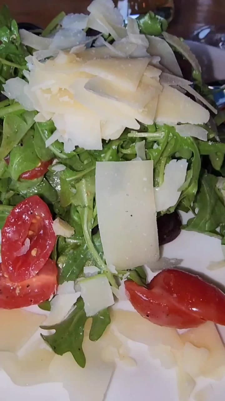 Aumm Aumm Pizzeria Wine & Bar