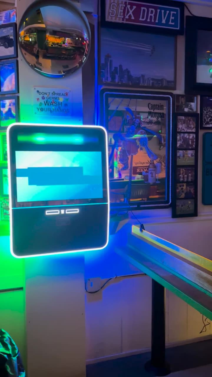 5 Points Liquor and Lounge