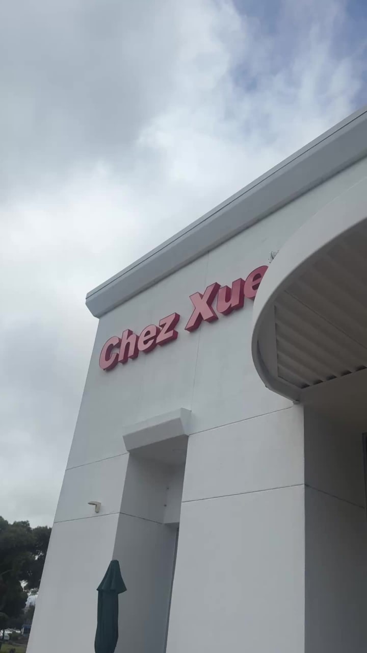 Video review of Chez Xue