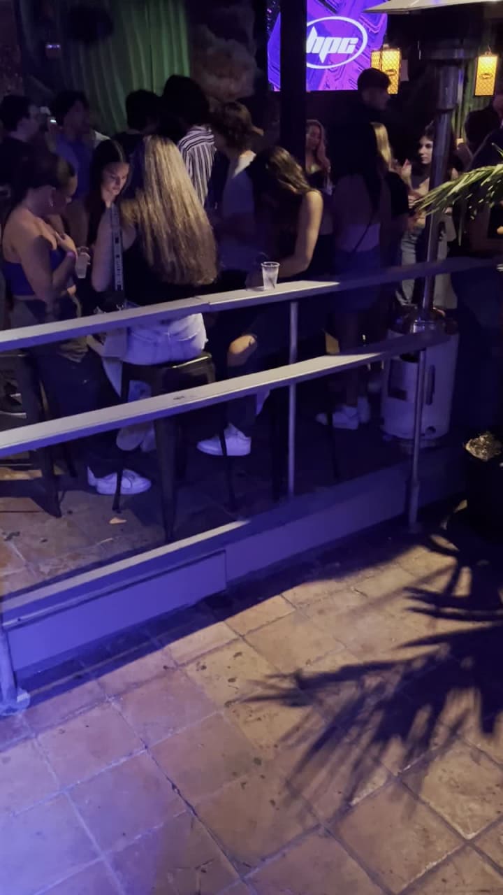 Video review of Hyde Park Cafe