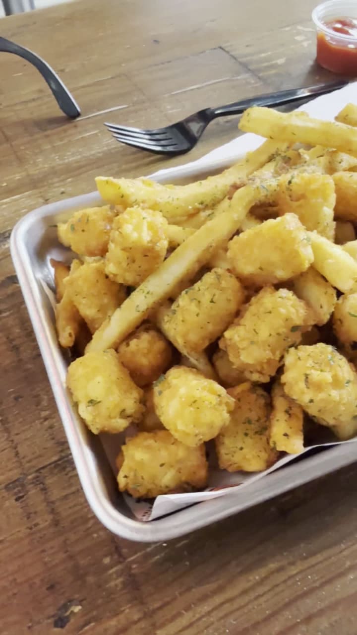 Lobster-Guys Rolls & Fries