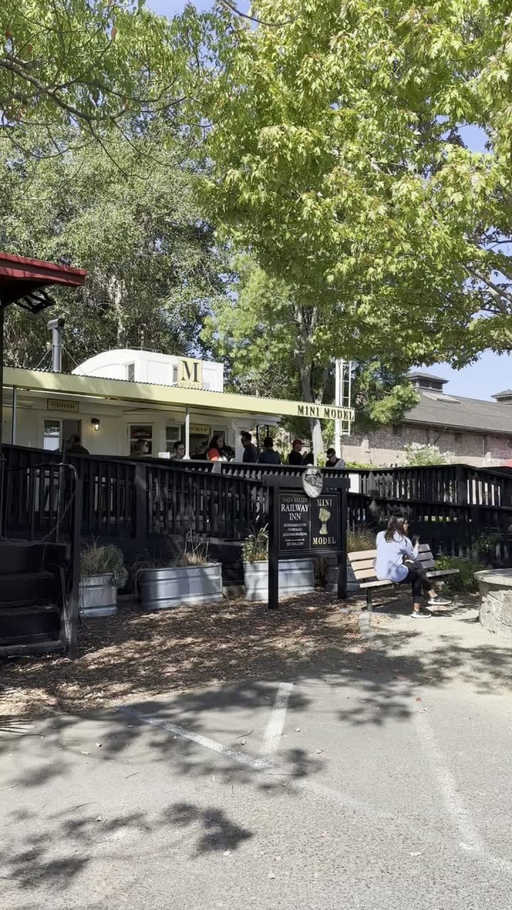 Video review of Mini Model Bakery