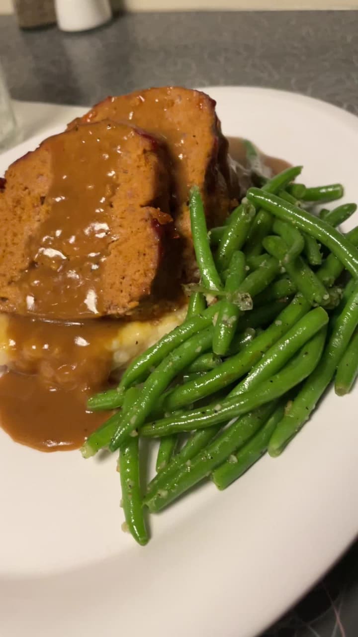 Video review of 50's Prime Time Cafe