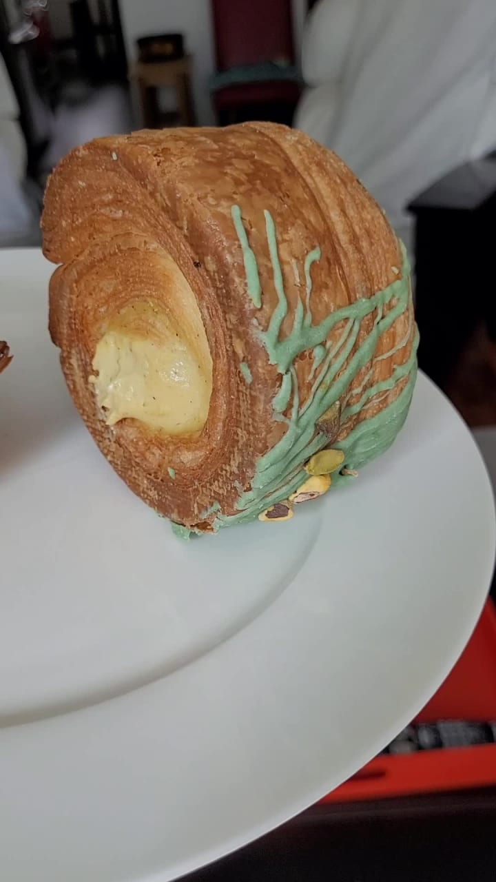 Video review of Forêt Noire Café