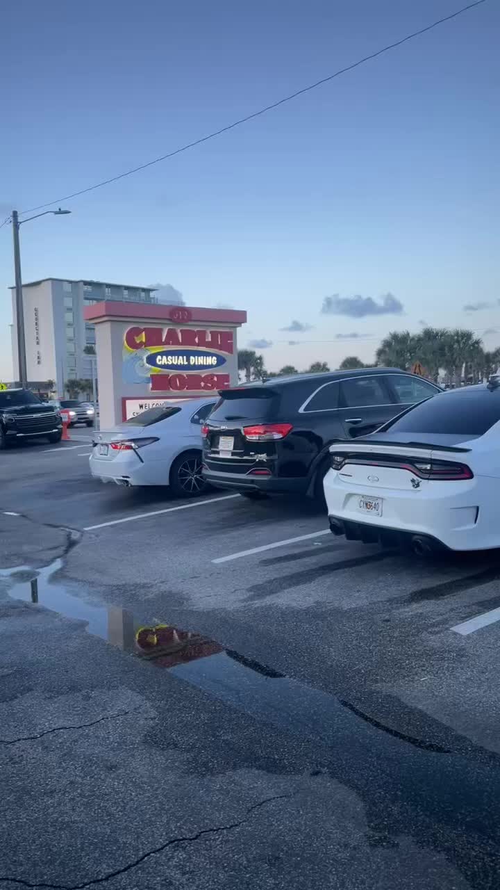 Video review of Charlie Horse Restaurant