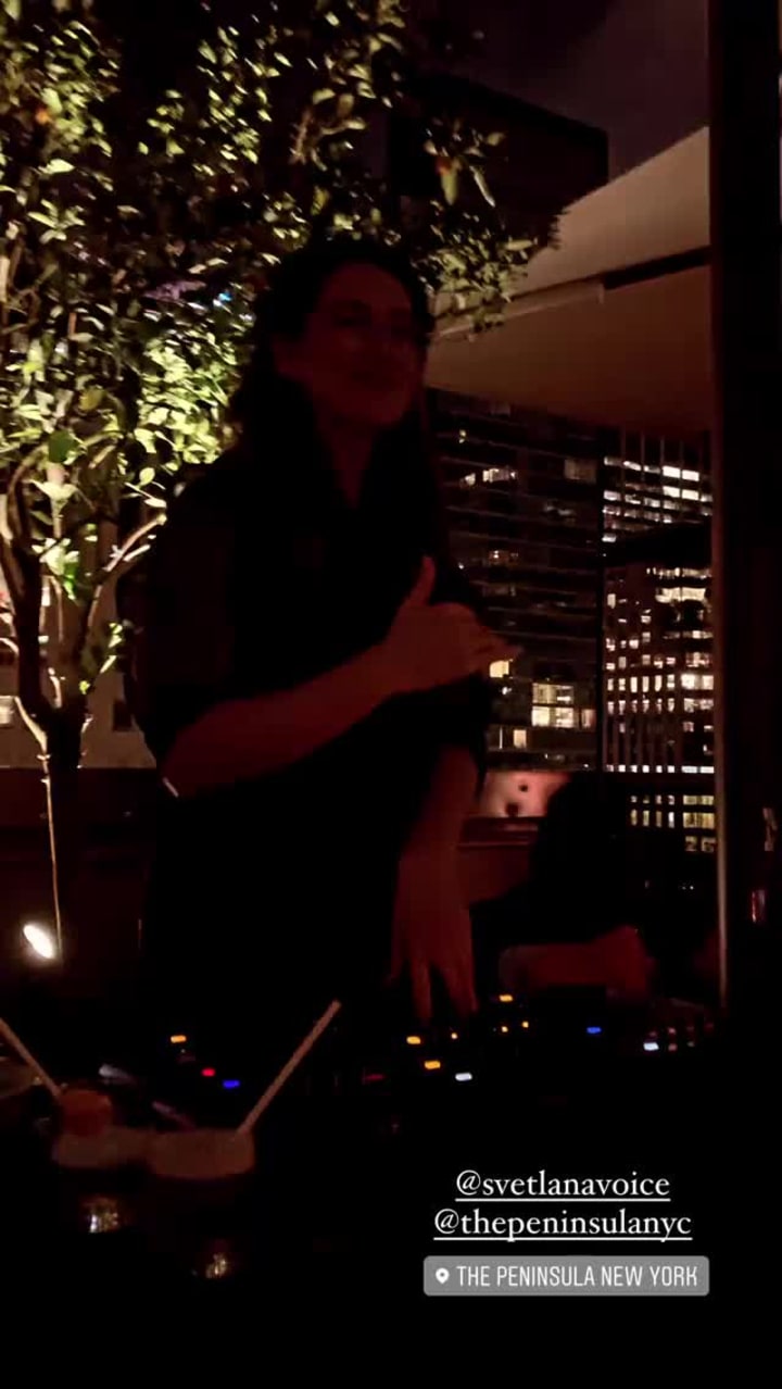 Video review of Salon de Ning