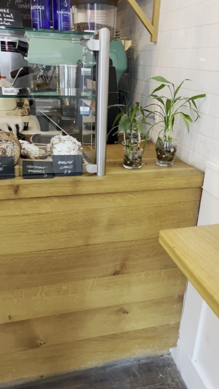 Video review of La Bicyclette Bakery