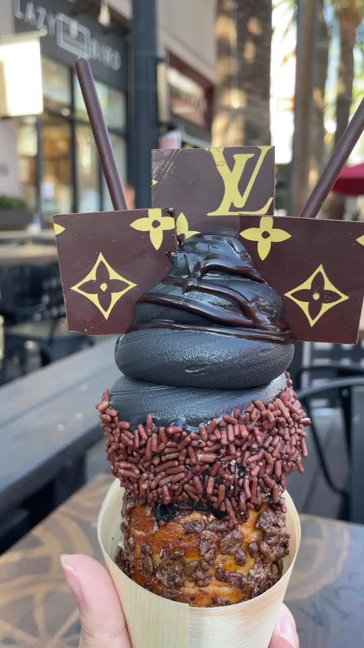 Video review of House Of Chimney Cakes