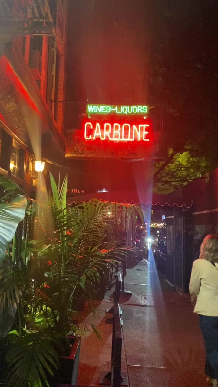 Video review of Carbone