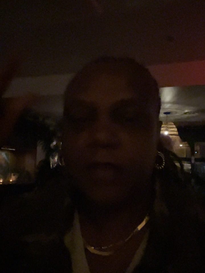 Video review of Le Bleu