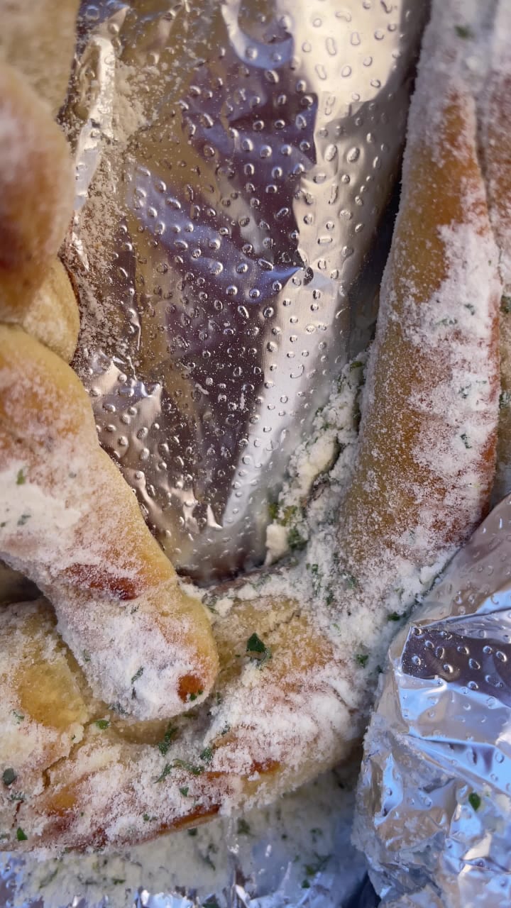 Video review of Auntie Anne's