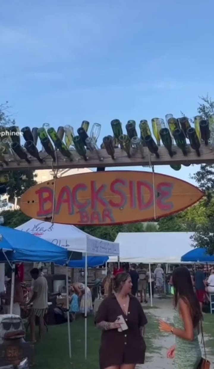 Roadside Bar & Grill