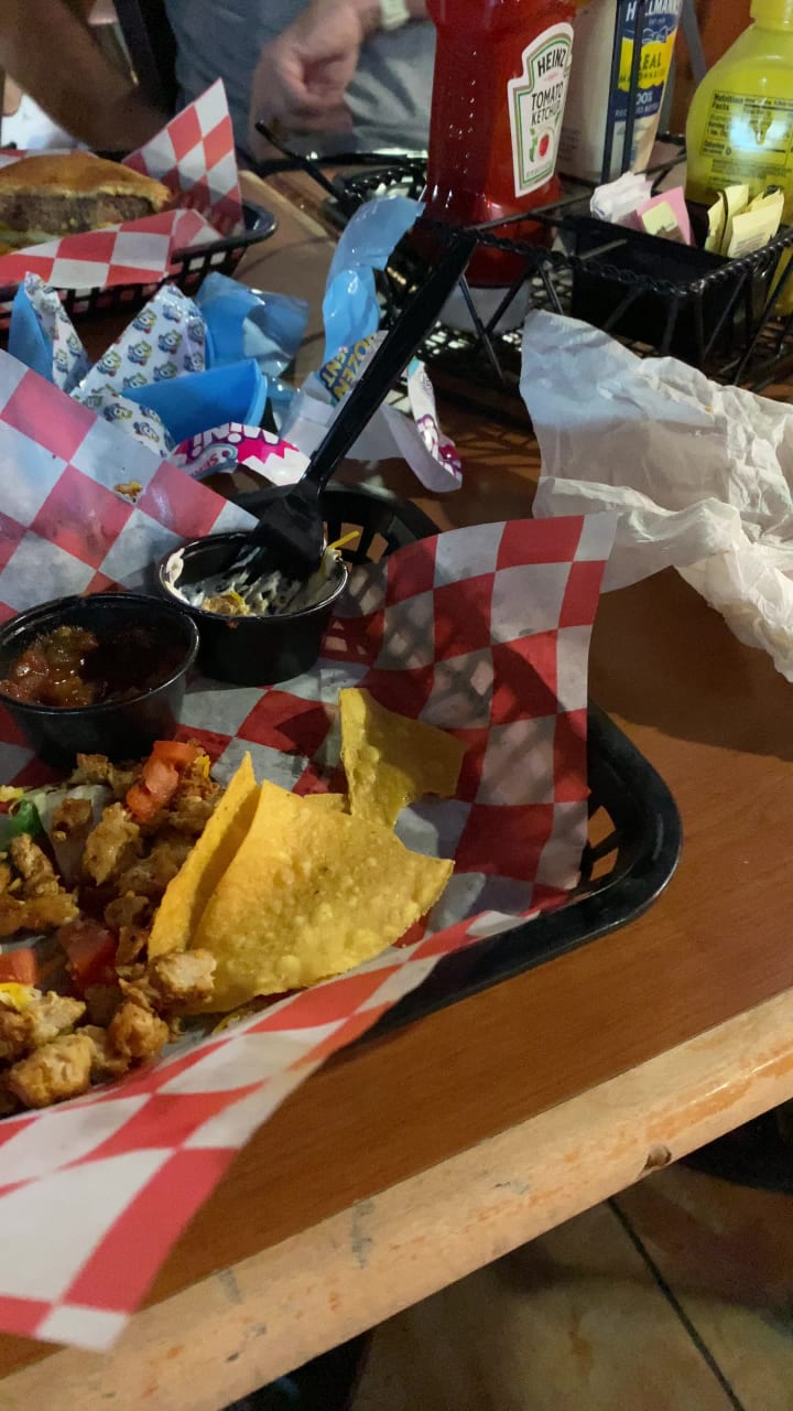 Broneys Alumni Grill