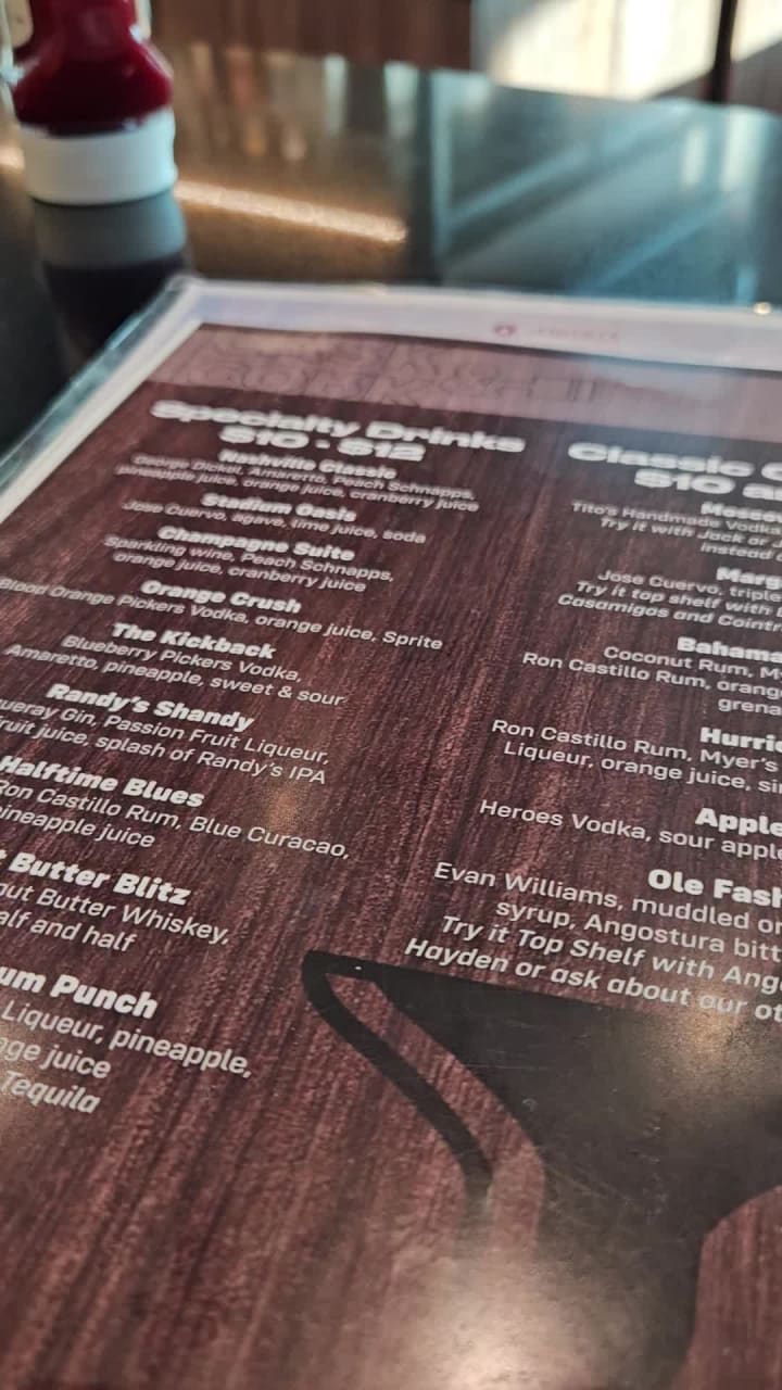 La Quinta Inn & Suites by Wyndham Nashville Airport/Opryland