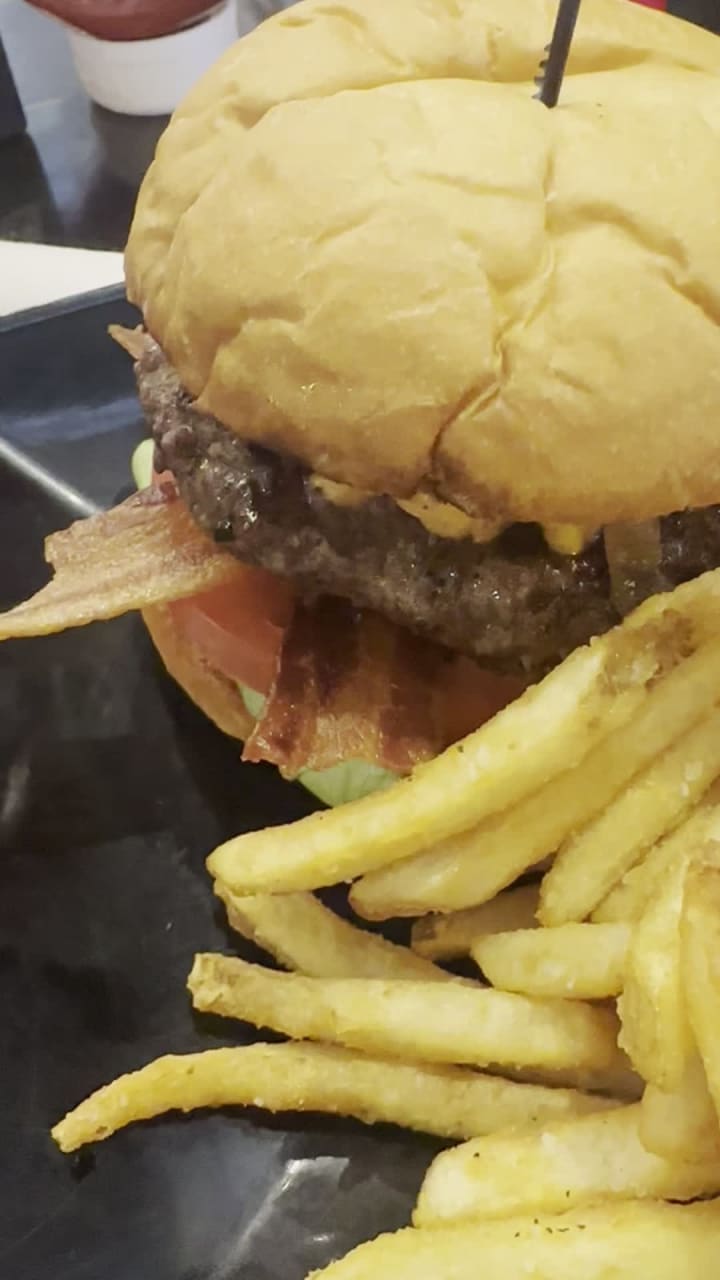 Video review of Triangle Char & Bar