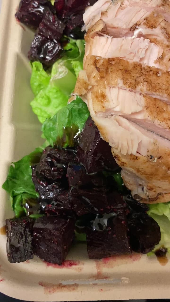 Video review of Aloha Salads