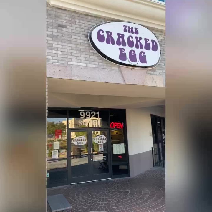 Video review of The Cracked Egg