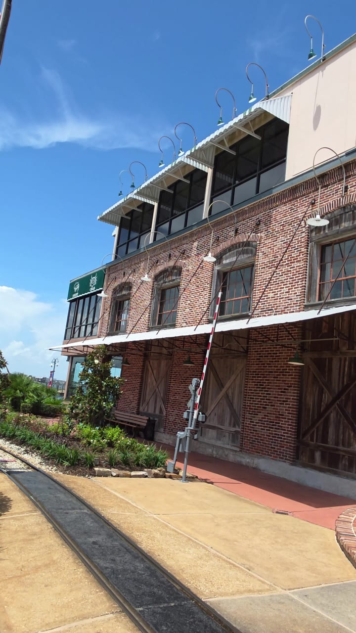 Landarys seafood house