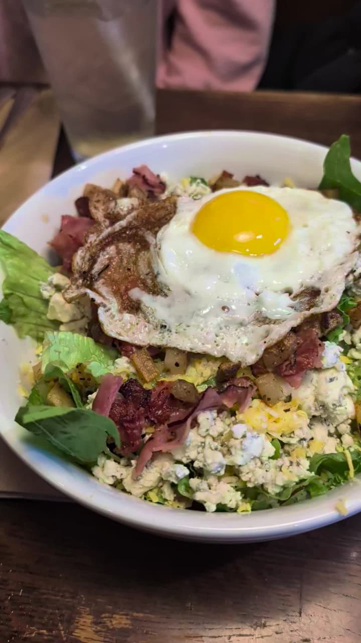 Video review of Green Truck Neighborhood Pub