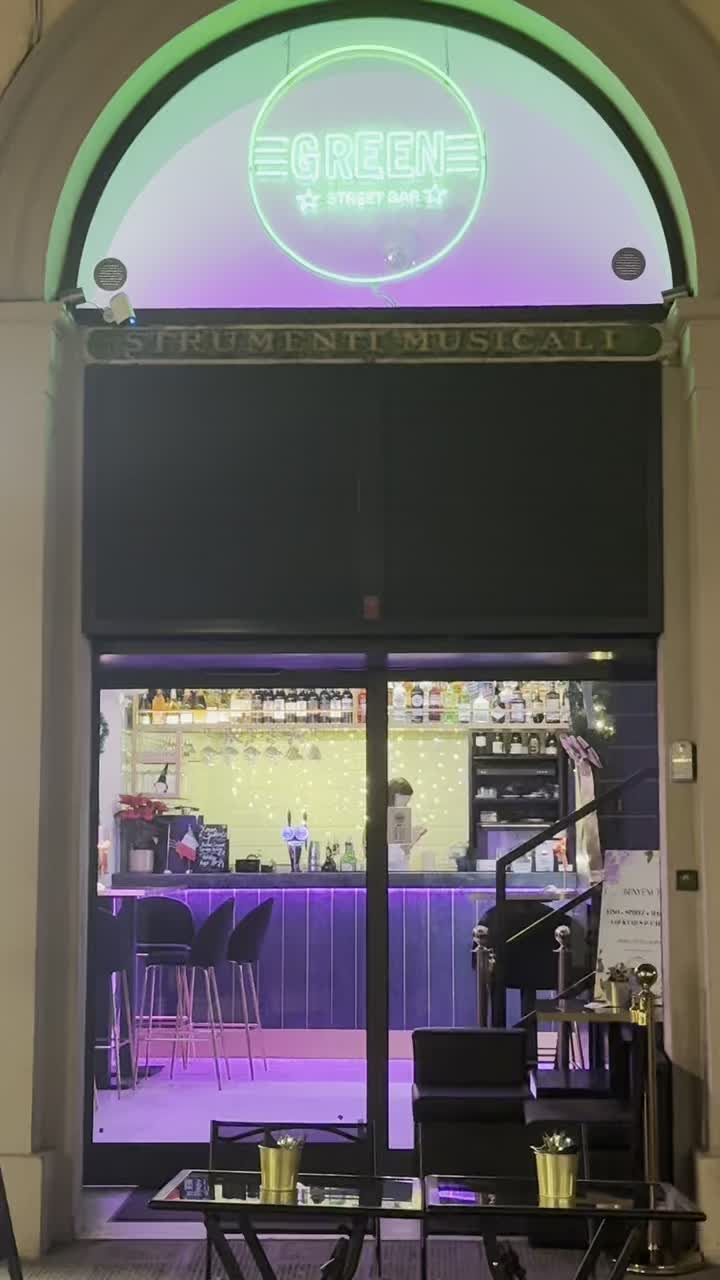 Green street Bar