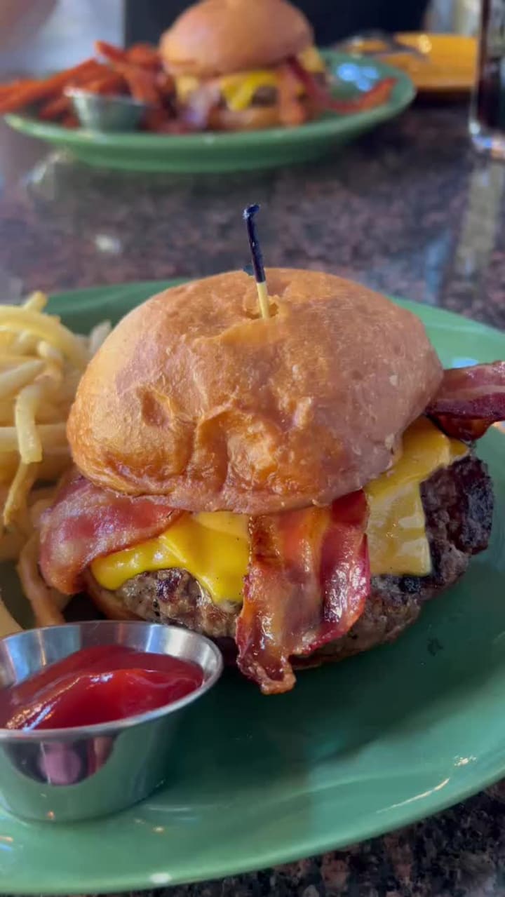 Video review of Sweetwater Tavern