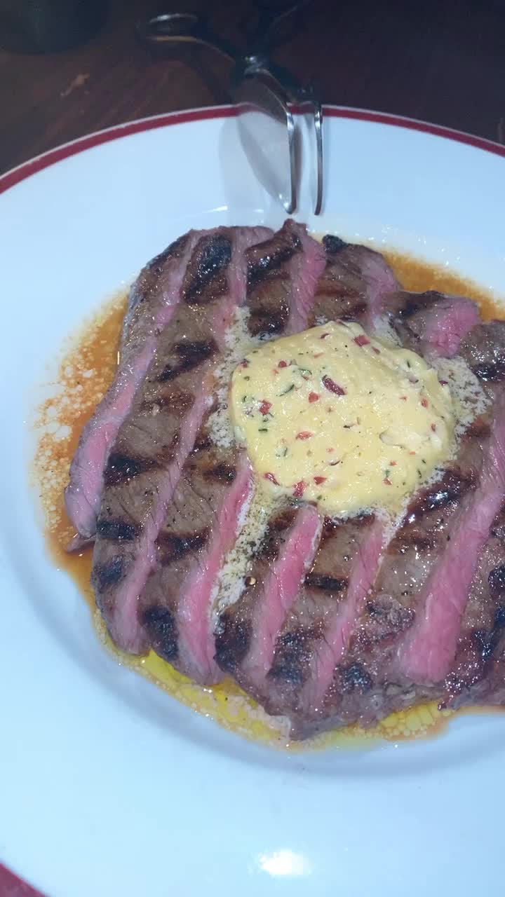 Video review of Restaurant Hubert