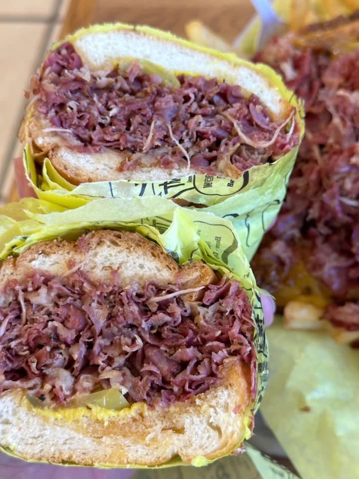 Video review of The Hat