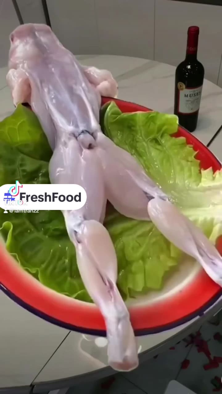 Video review of B-52 Burgers & Brew