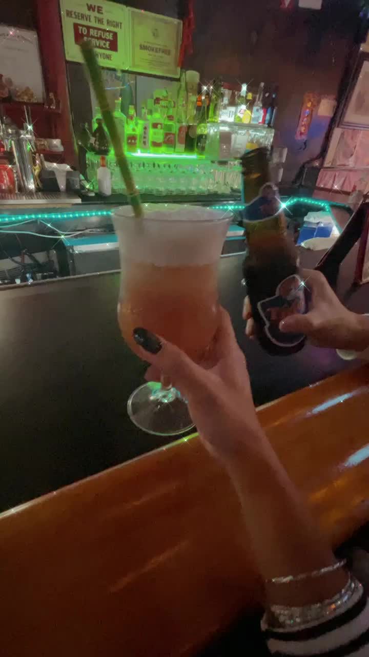 Video review of Li Po Cocktail Lounge