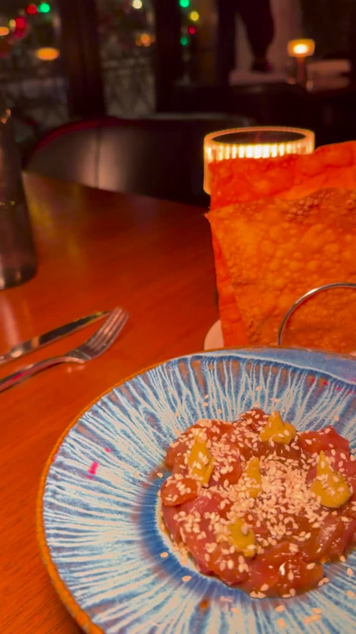 Video review of Snickers Bar & Grill