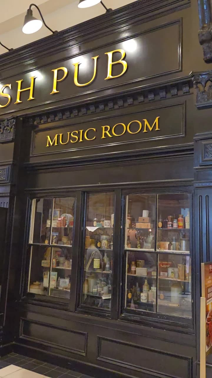 Video review of Rí Rá