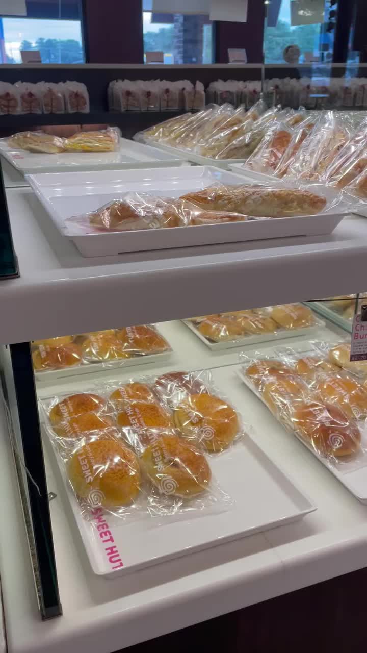 Sweet Hut Bakery & Cafe