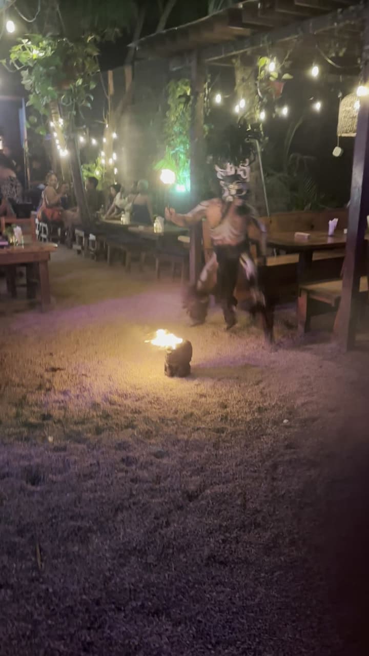 Video review of La Negra Tomasa