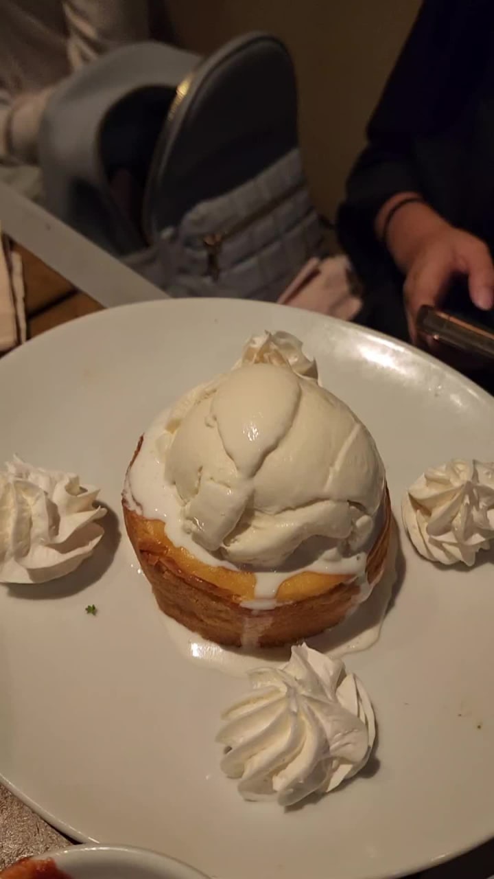 Video review of California Pizza Kitchen