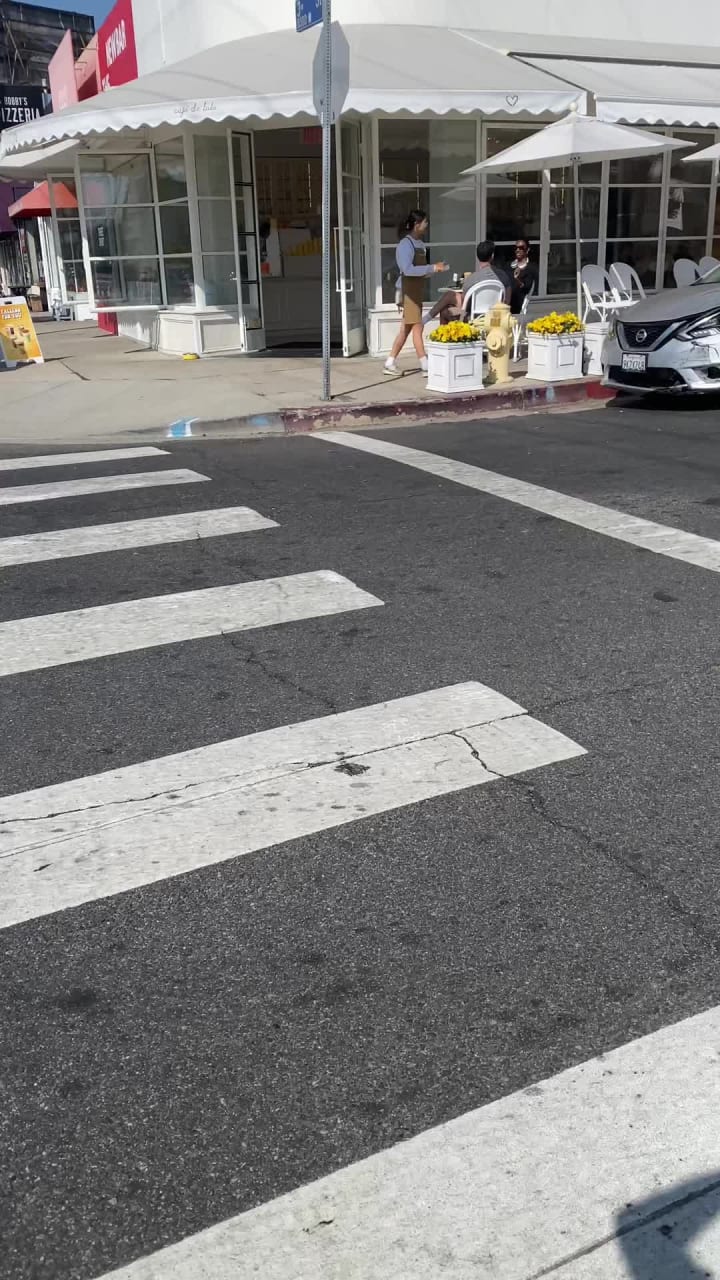 La la land kind cafe (cafe de lala)