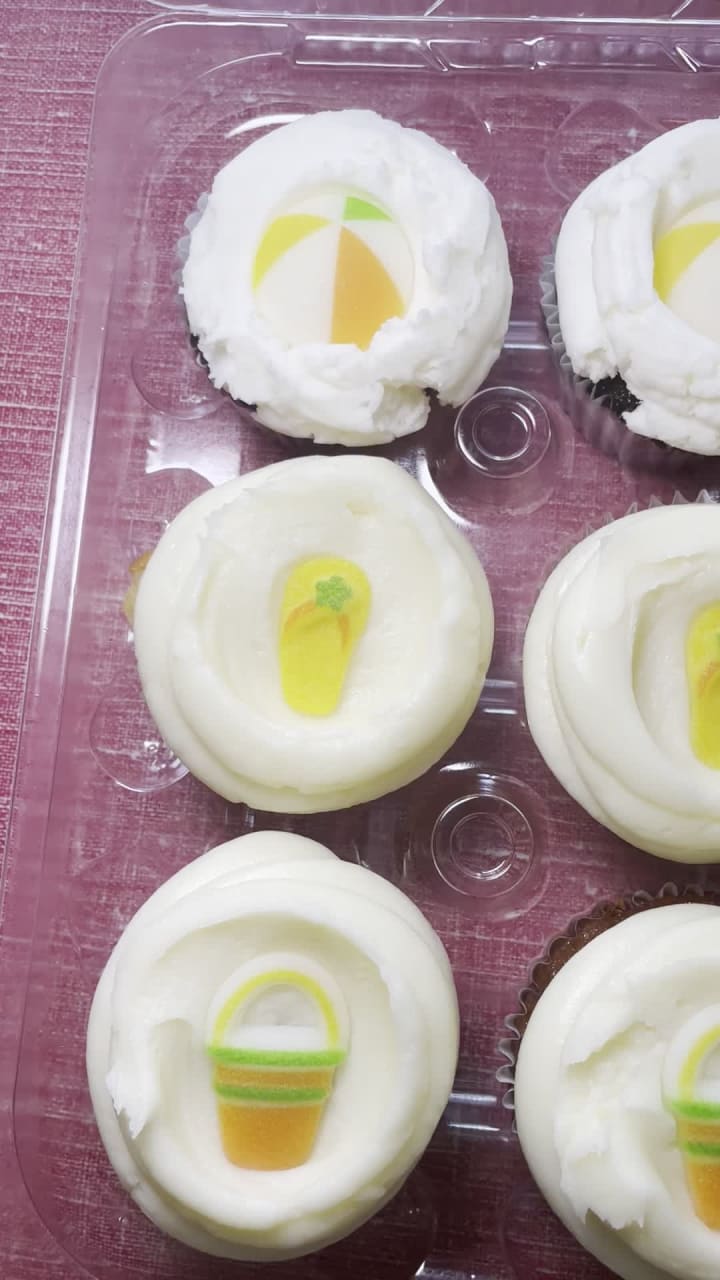 Video review of Billy's Bakery