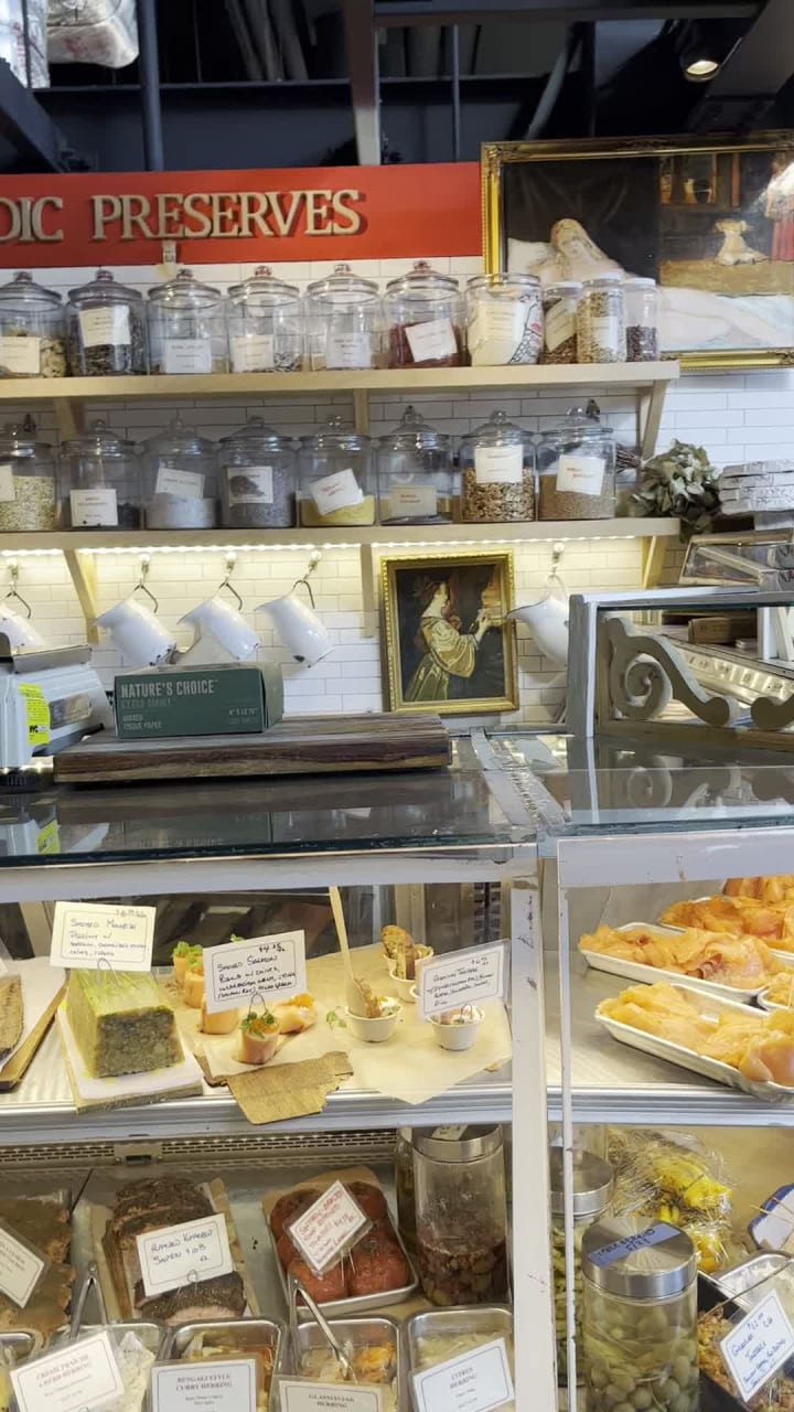 Video review of Essex Market