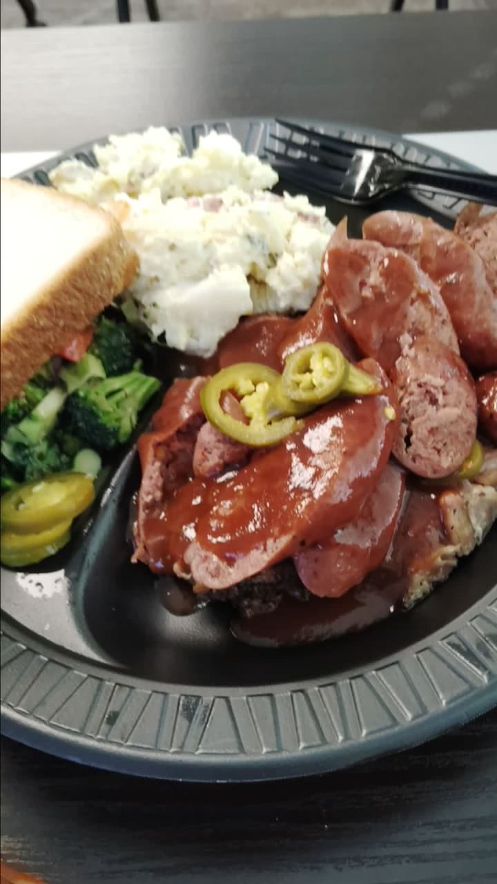 Video review of PoK-e-Jo's Smokehouse