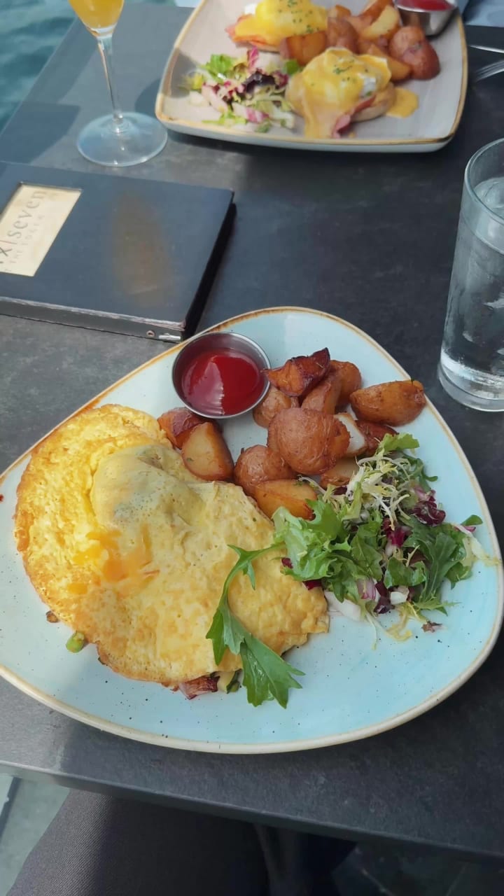 Six Seven Restaurant & Lounge