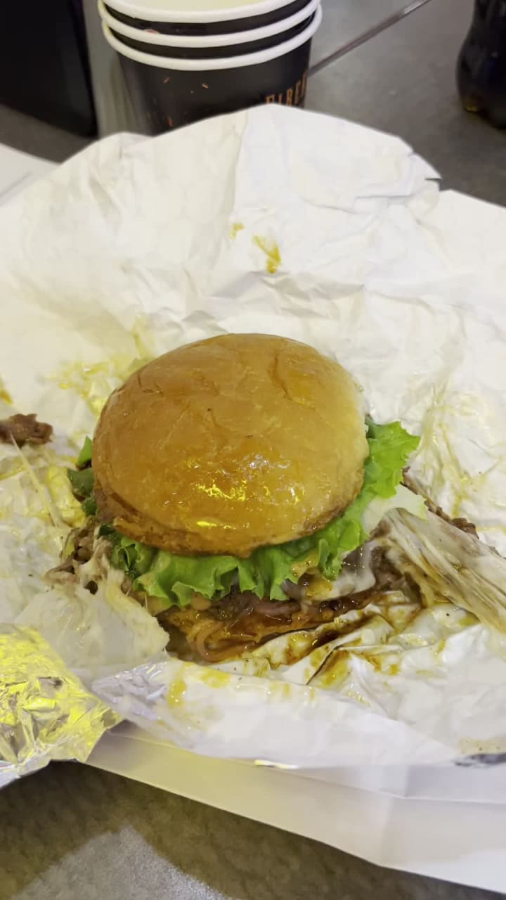 Chi Mon-ee's Food Court