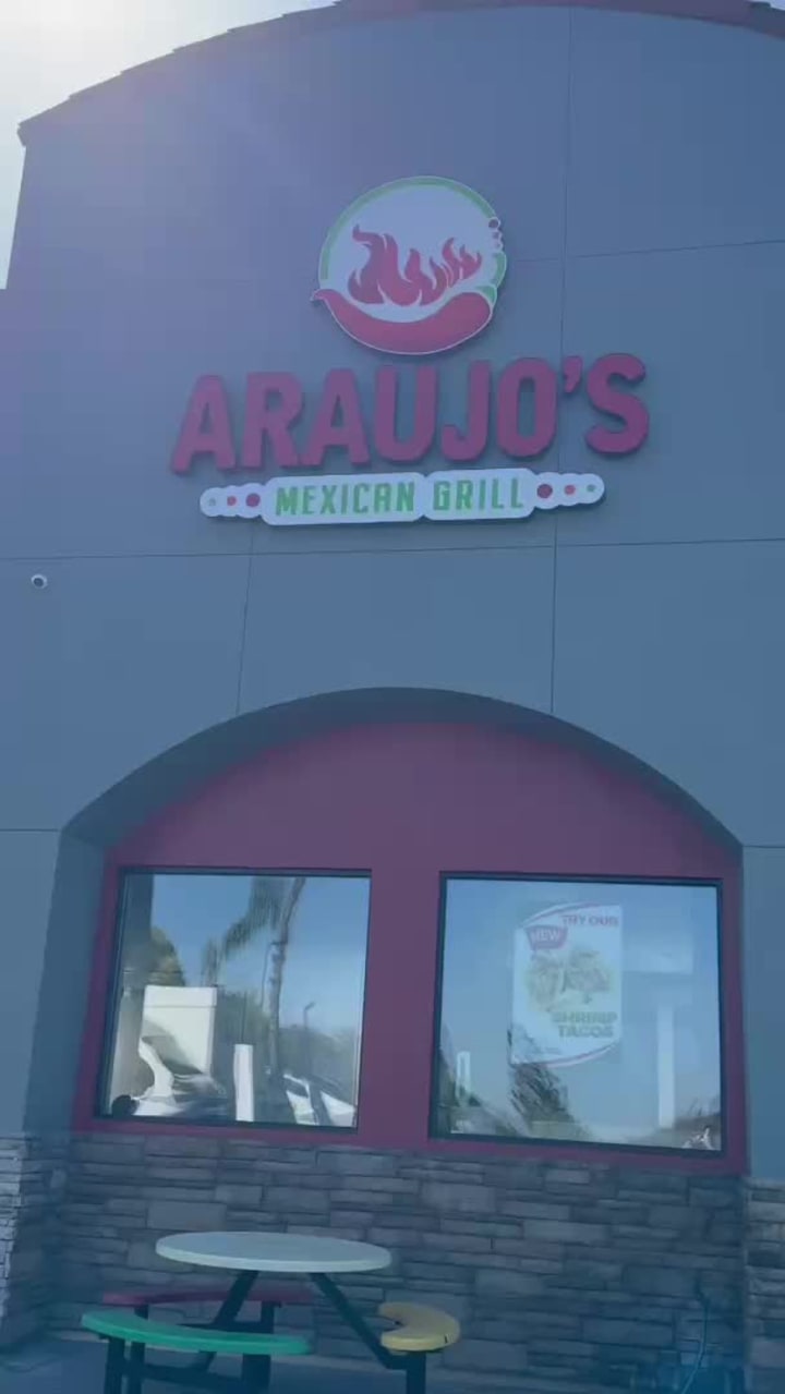 Video review of El Paisa Taqueria