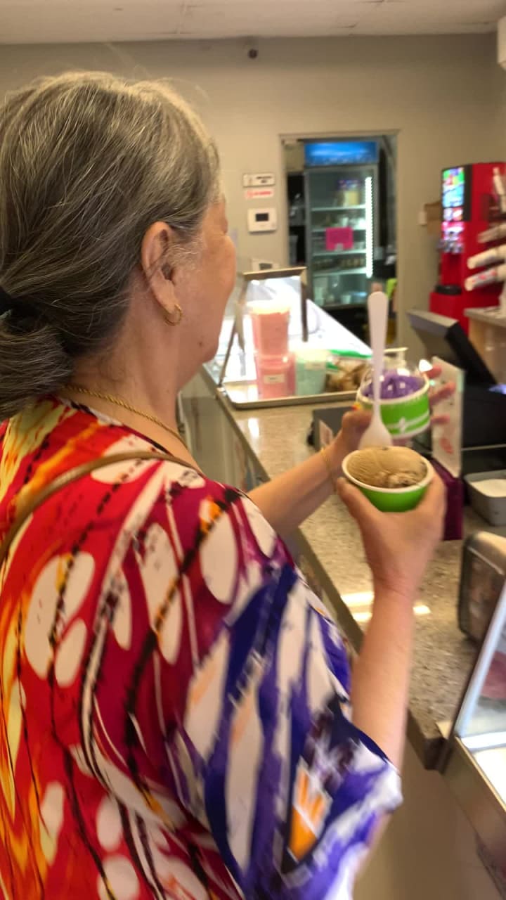 Video review of Dave's Hawaiian Ice Cream