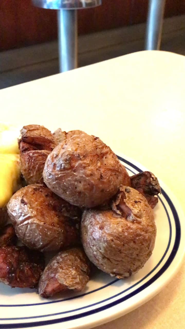 Video review of The Lakeview Restaurant