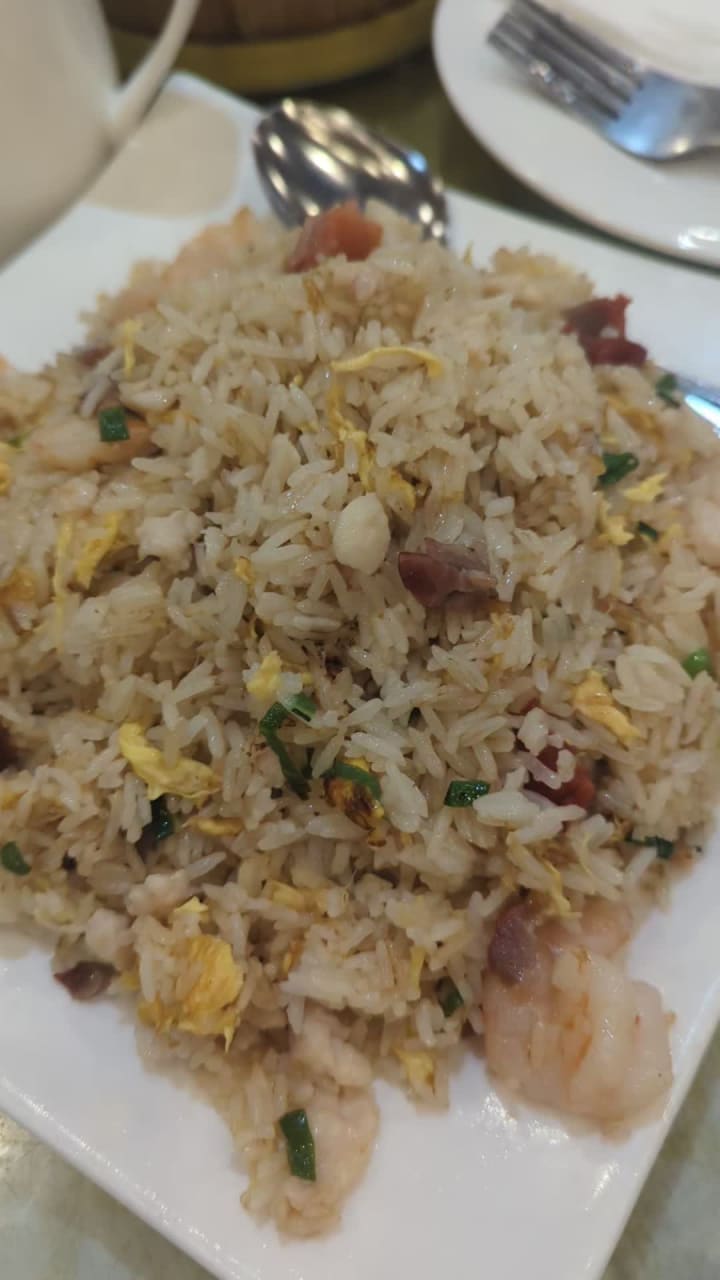 Video review of Saigon Seafood Harbor Restaurant