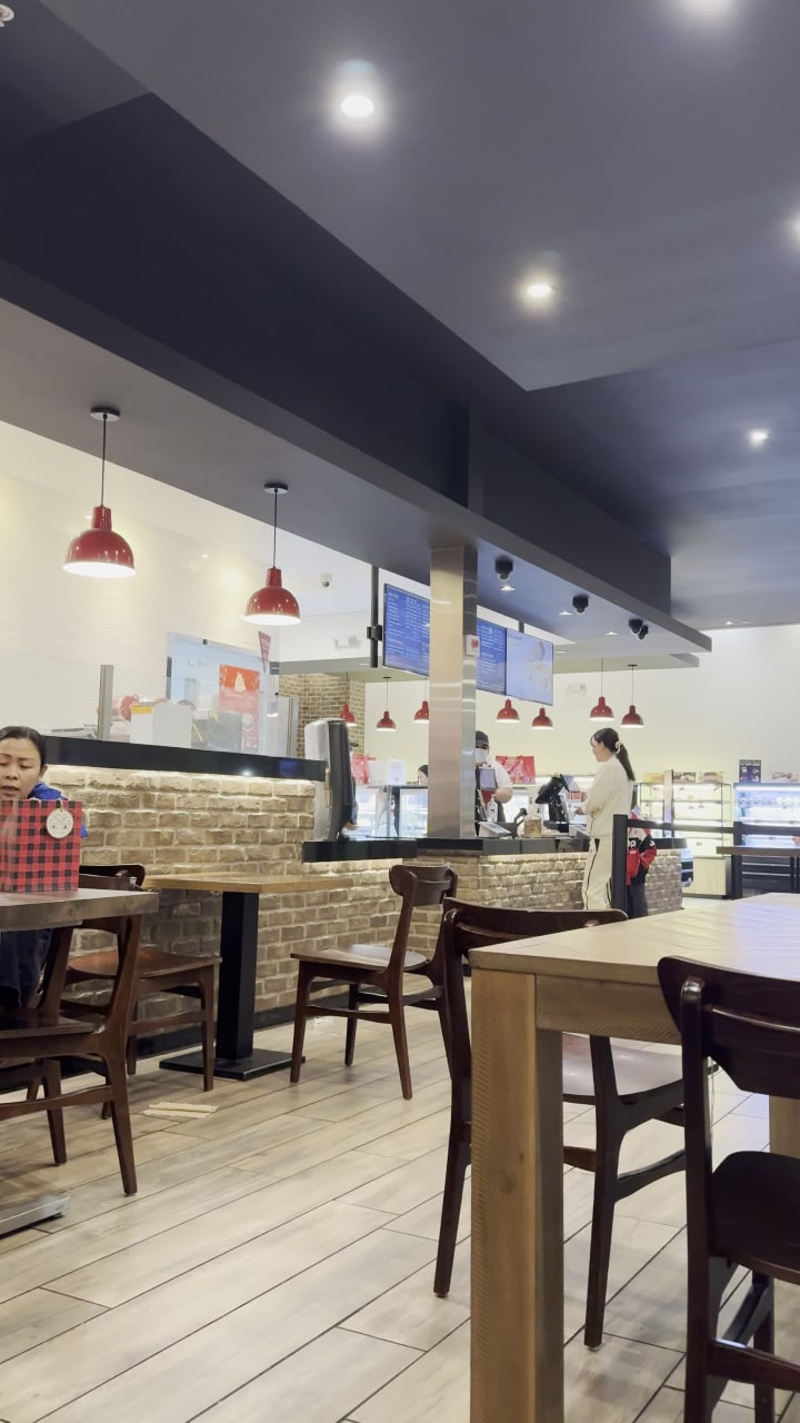 Video review of 85C Bakery Cafe