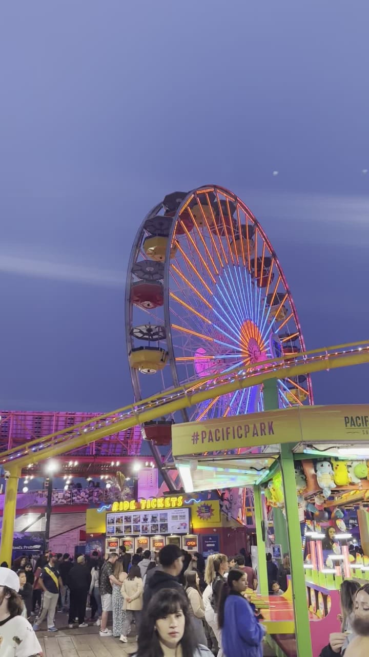 Video review of Santa Monica Pier Carousel