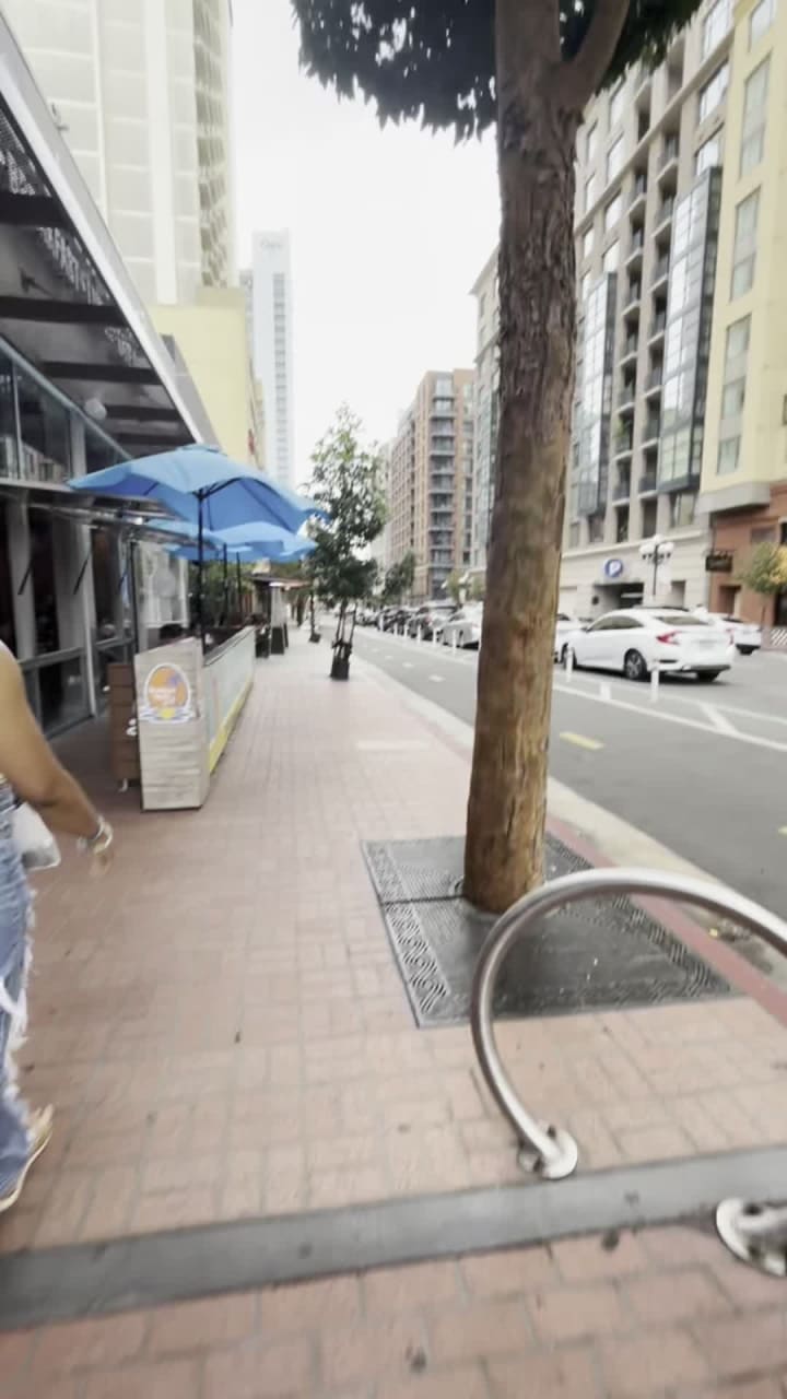 Video review of The Broken Yolk Cafe