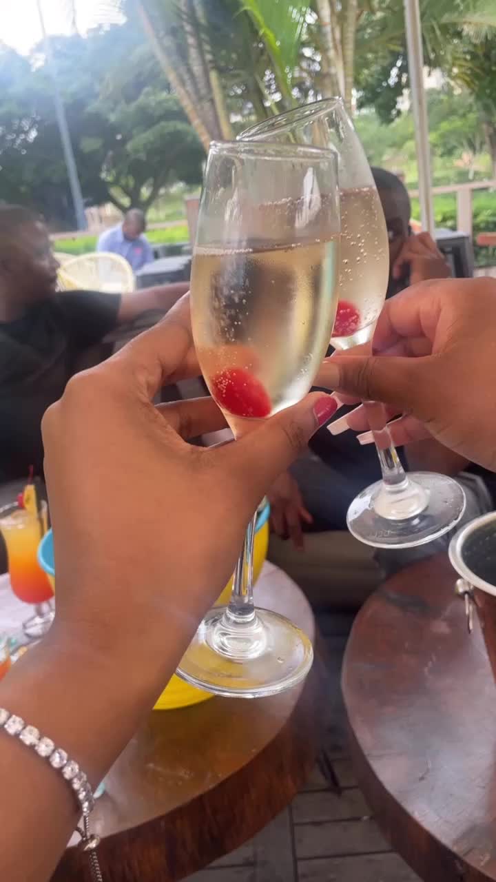 Video review of Cuba lounge